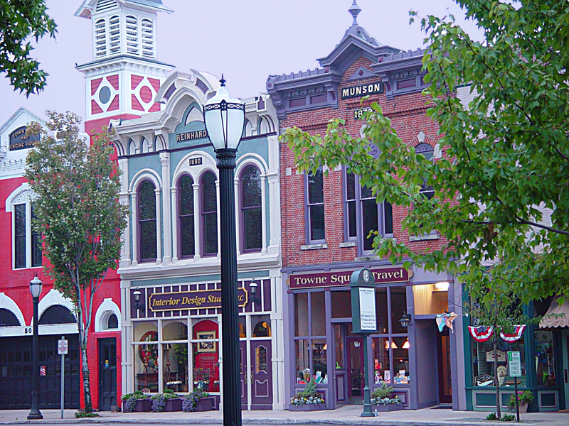 Medina Public Square Storefront and Offices / Arcade Victoria / Market